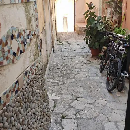 L Acquamarina A