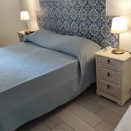 L Acquamarina A Guest house